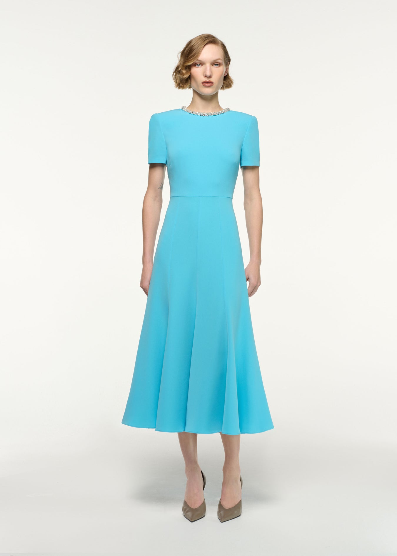 Pearl Neckline Short Sleeve Midi Dress