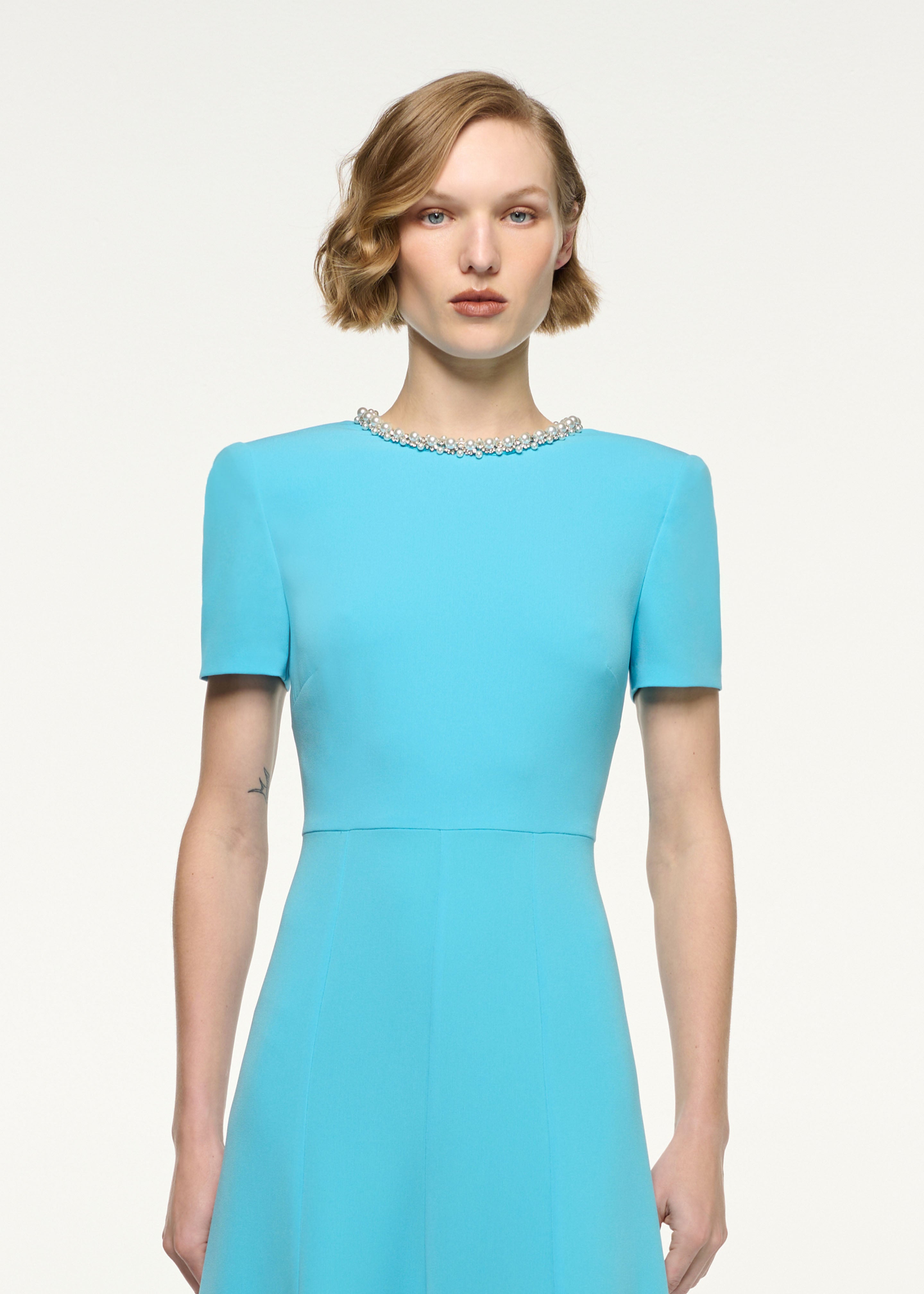 メロルド Pearl Neckline Short Sleeve Midi Dress Dark Turquoise – Roland Mouret