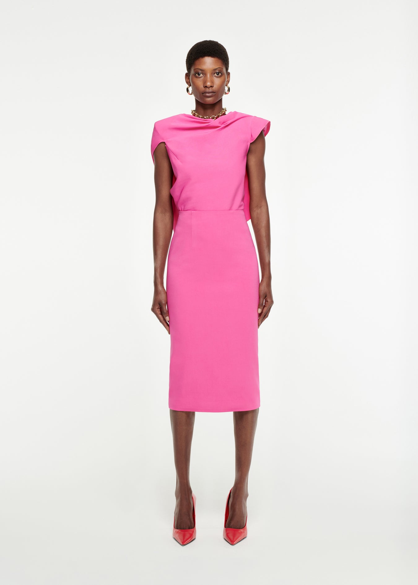 Woman wearing the Stretch-Cady Pencil Skirt in Pink